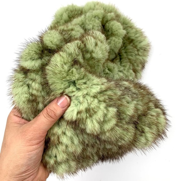 90's Parisian couture designer green mink scarf - Picture 6 of 15